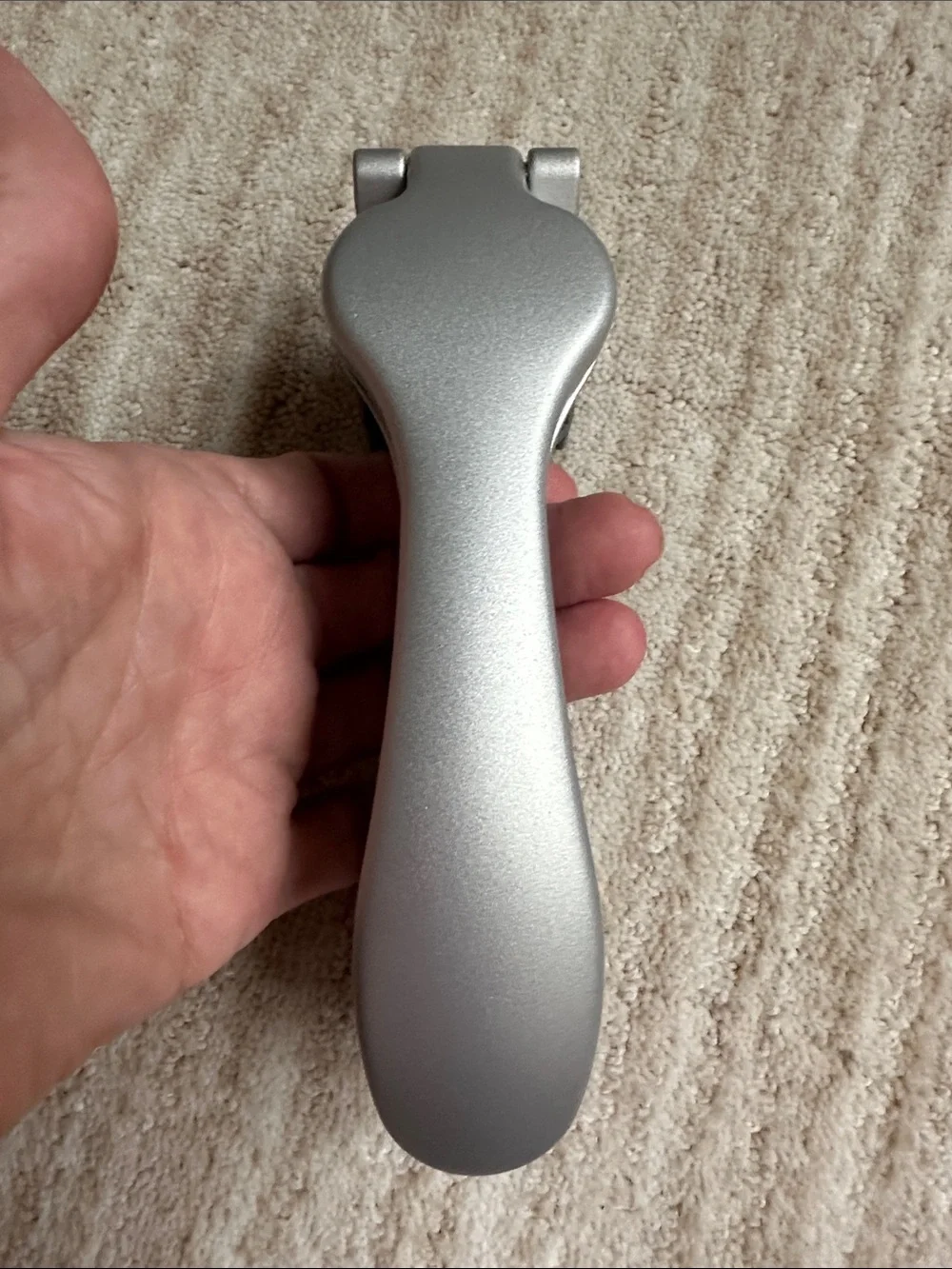 The Pampered Chef Metal Garlic Press #2575 with Cleaning Tool